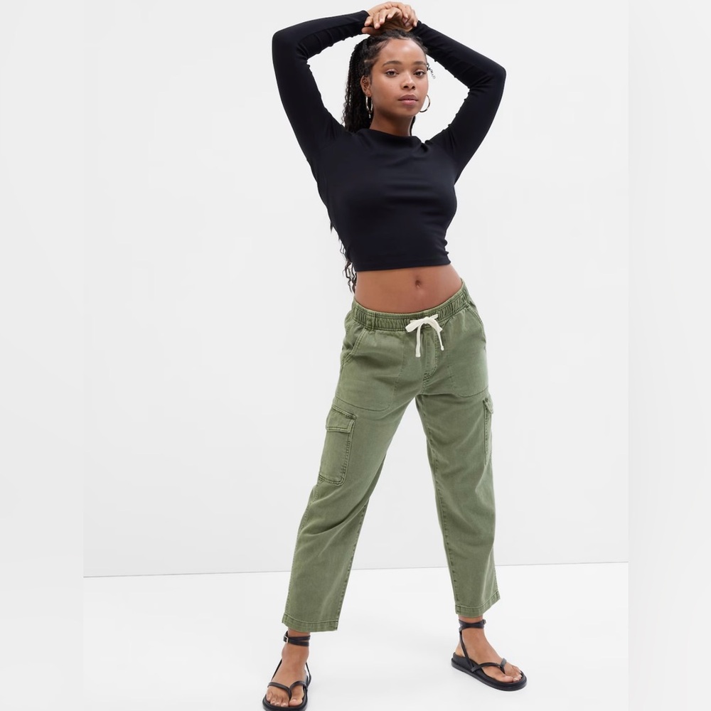 NWT Gap Factory Mid Rise Baggy Cargo Pants
